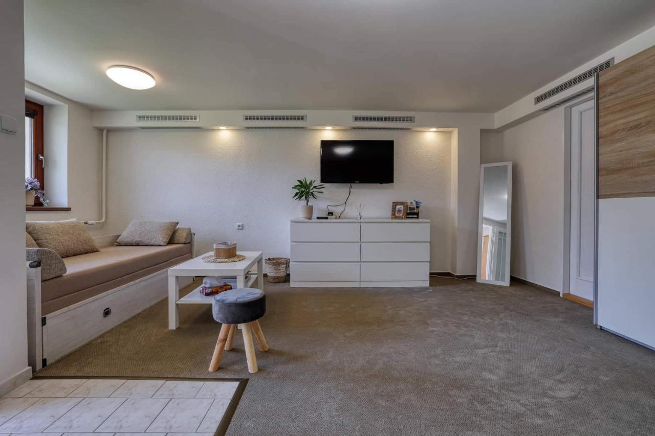 Apartman U Peciho Bela pod Pradedem Exteriör bild